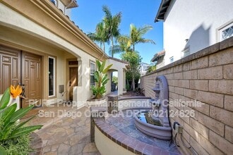 13073 Dressage Ln in San Diego, CA - Foto de edificio - Building Photo