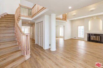 158 S Anita Ave in Los Angeles, CA - Building Photo - Building Photo