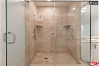 405 N Palm Dr in Beverly Hills, CA - Building Photo - Building Photo