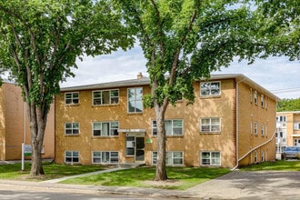Retallack Apartments in Regina, SK - Building Photo - Building Photo