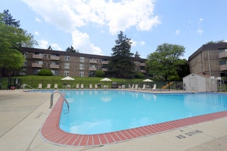 Top of the Hill Apartments in Wilmington, DE - Building Photo - Building Photo