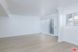 355 N Maple St in Burbank, CA - Building Photo - Building Photo