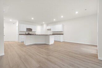 5913 Hawkweed Dr in Naperville, IL - Building Photo - Building Photo