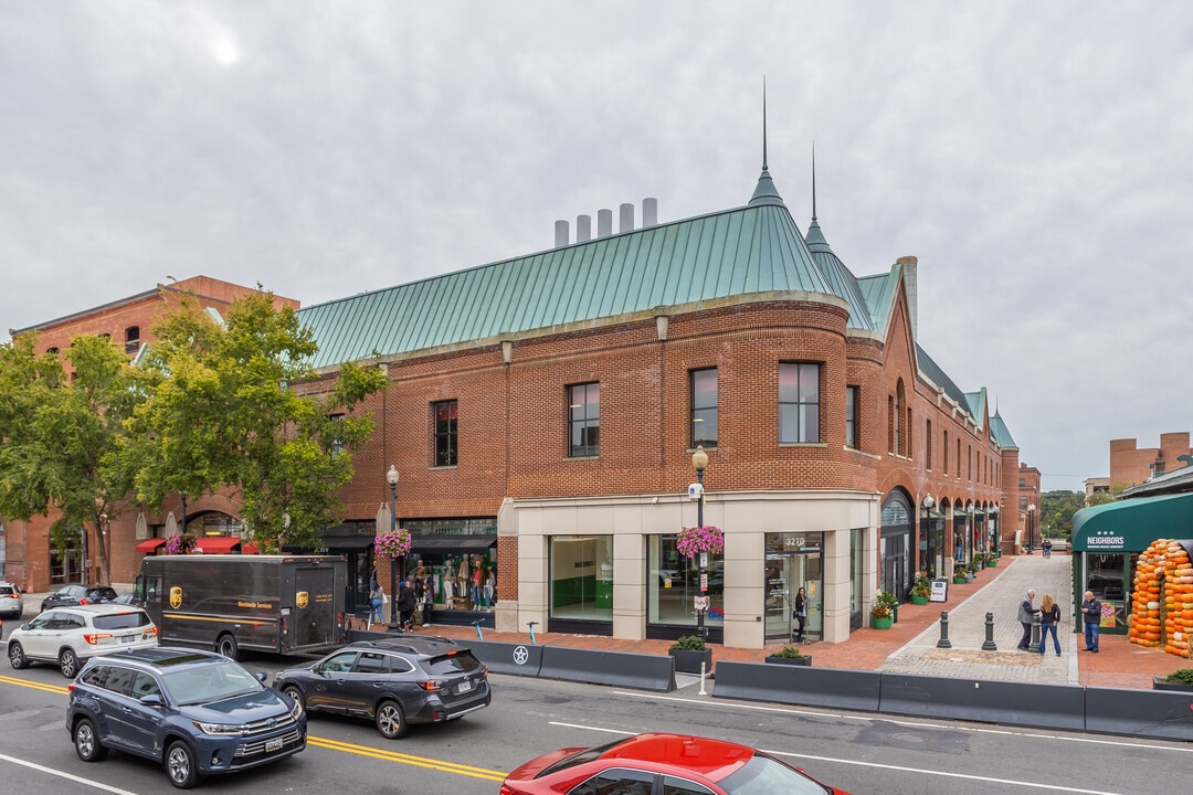 3270 M St in Washington, DC - Building Photo