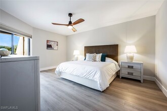 6360 Pelican Bay Blvd in Naples, FL - Building Photo - Building Photo