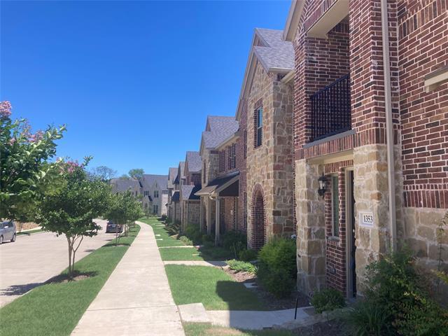 1353 Ethan Dr in Flower Mound, TX - Foto de edificio - Building Photo