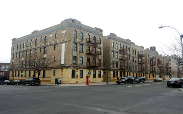 Pueblo De Mayaguez in Bronx, NY - Building Photo
