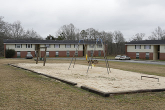 Shamrock Apartments in Honea Path, SC - Building Photo - Building Photo