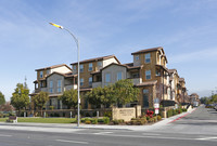 Monterey Family Village in San Jose, CA - Foto de edificio - Building Photo