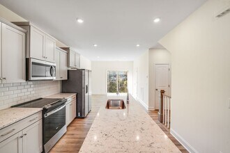 334 Simeon Dr in Charlotte, NC - Building Photo - Building Photo