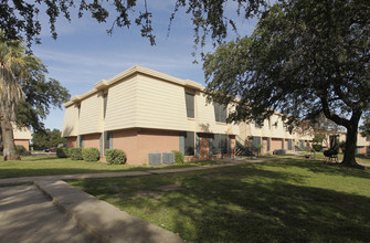 Heights on Congress Apartments in Austin, TX - Foto de edificio - Building Photo