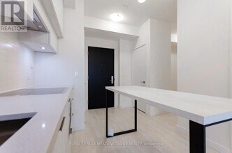 8 Eglinton Ave E in Toronto, ON - Building Photo - Building Photo