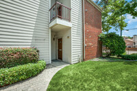 Twin Oaks in Dallas, TX - Building Photo - Building Photo