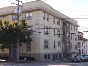 Marlborugh Flats in Newport News, VA - Building Photo - Building Photo