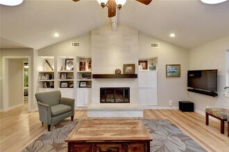 510 Bulian Ln in Austin, TX - Building Photo - Building Photo