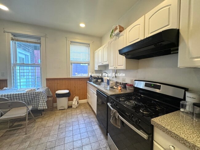 37 Hillside St, Unit 1