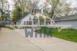 4616 N River Park Blvd in Glendale, WI - Building Photo - Building Photo