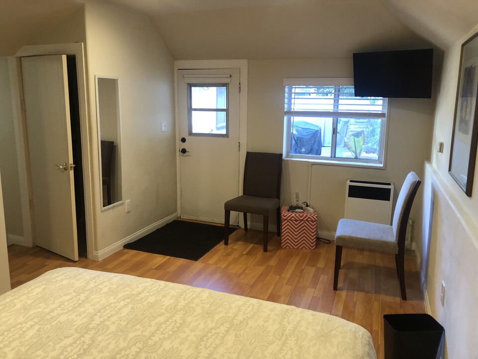5932 W 76th St, Unit A1 in Los Angeles, CA - Foto de edificio