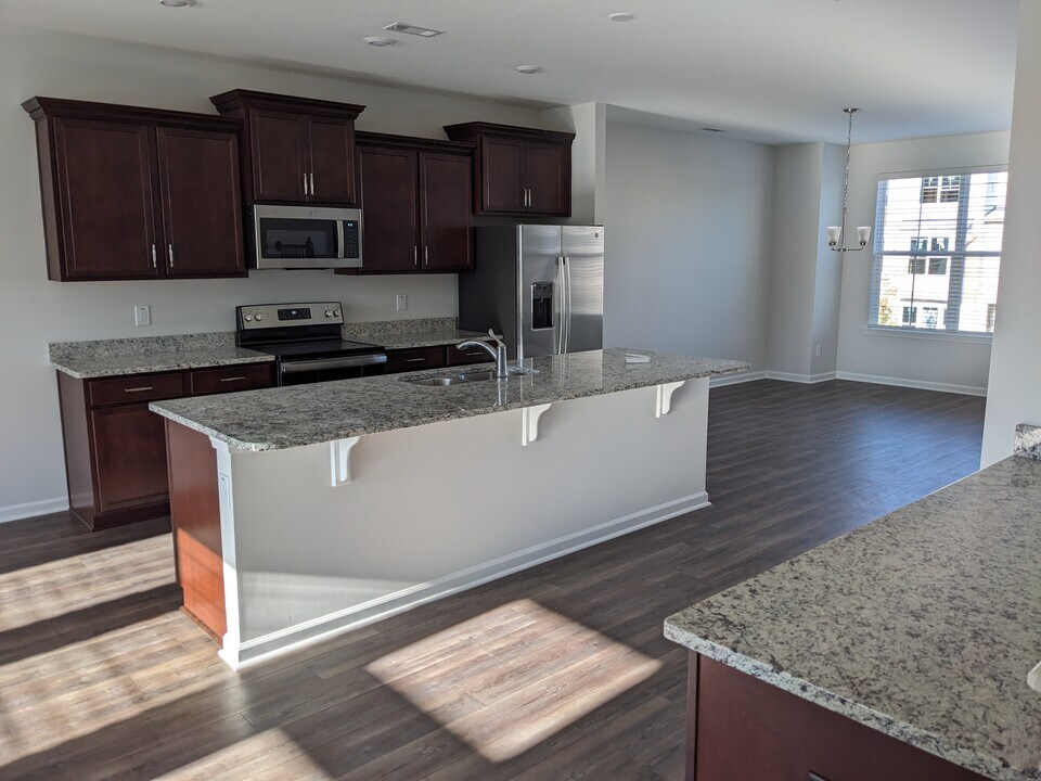 208 Hickory Plains Rd in Knightdale, NC - Building Photo