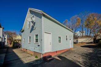 232 Glen St in New Britain, CT - Building Photo - Building Photo