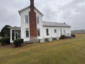 800 Lennie Ln in Dunn, NC - Building Photo - Building Photo