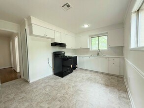 107 Beverly Ave in Sherwood, AR - Building Photo - Building Photo