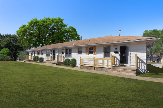 2554-2560 W 47th Ave