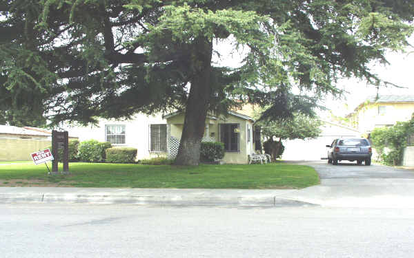 9645 Cortada St in El Monte, CA - Foto de edificio