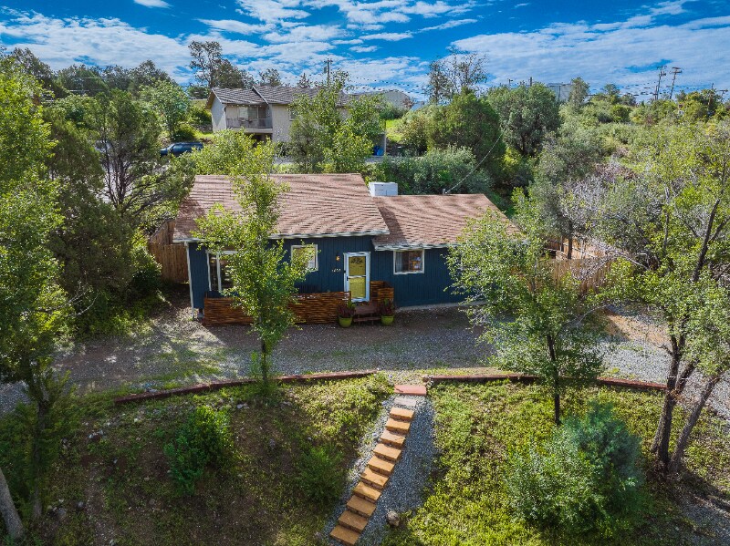 2807 Willow Creek Rd in Prescott, AZ - Building Photo