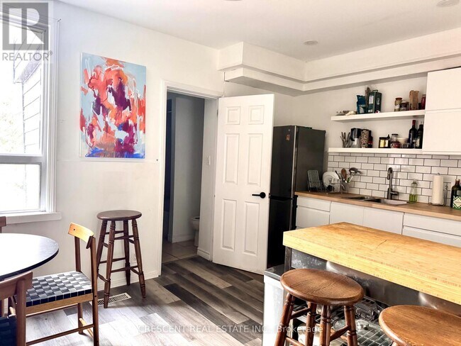 1057 Davenport Rd in Toronto, ON - Building Photo - Building Photo