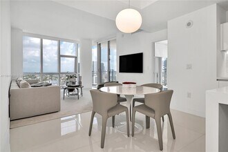 851 NE 1st Ave, Unit 1701 in Miami, FL - Building Photo - Building Photo