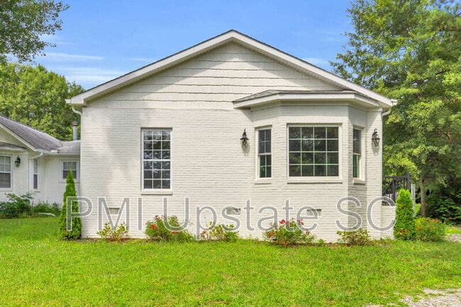 12 Greenwood Ave