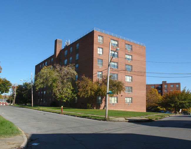 Michael Walsh Apartments in Utica, NY - Foto de edificio - Building Photo