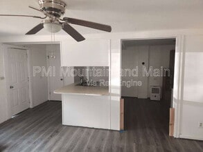 51 Summit St in Burnsville, NC - Building Photo - Building Photo