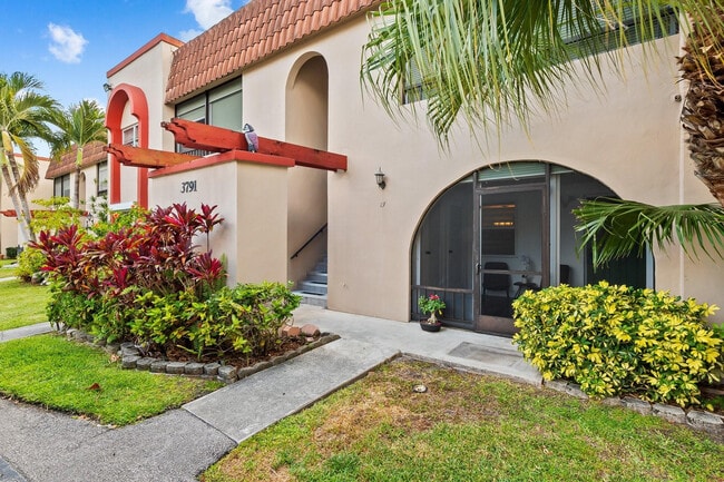 3791 NW 84th Ave in Sunrise, FL - Building Photo - Building Photo