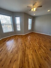 2300 S Ridgeway Ave in Chicago, IL - Foto de edificio - Building Photo