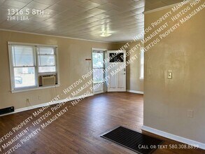 1316 S 8th St in Ponca City, OK - Building Photo - Building Photo