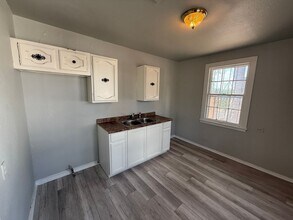 3003 Venus St in San Antonio, TX - Building Photo - Building Photo