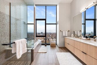 730 N Milwaukee Ave in Chicago, IL - Building Photo - Building Photo