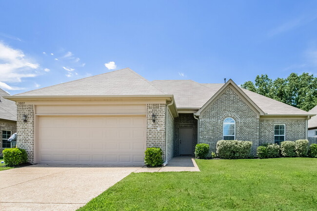 property at 5009 Forest Oasis Ln