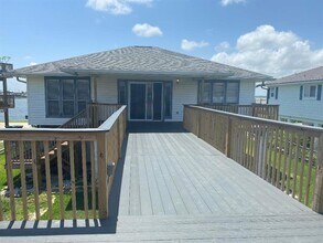 19 N White Heron Dr in La Marque, TX - Building Photo - Building Photo