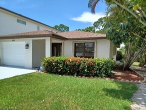 595 93rd Ave N in Naples, FL - Building Photo - Building Photo