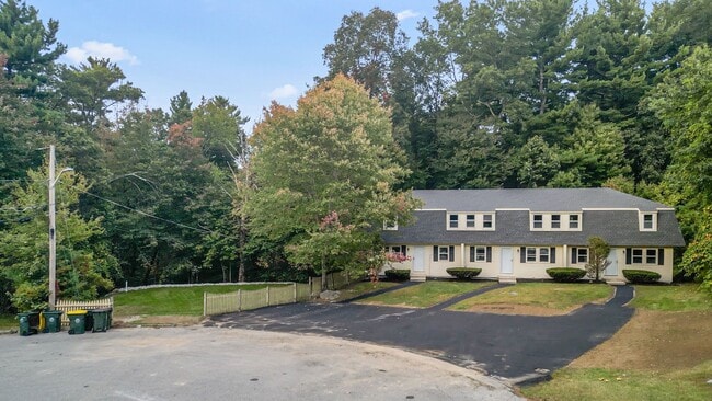 property at 5 Debra Ln