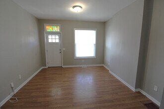 392 N Garfield Ave in Columbus, OH - Foto de edificio - Building Photo