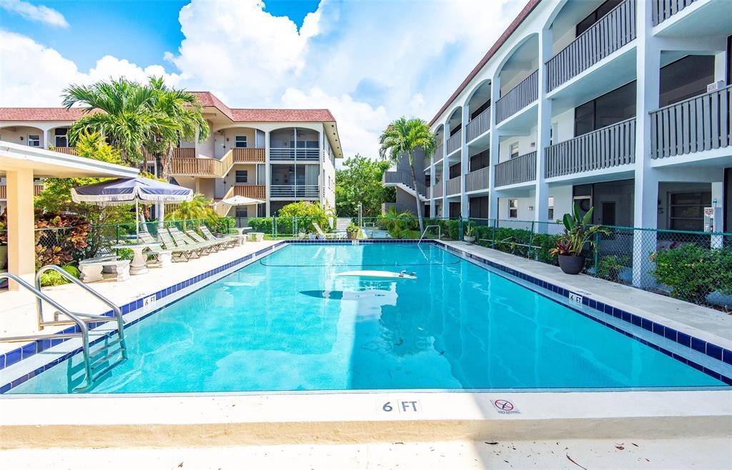 651 Pine Dr, Unit 306 in Pompano Beach, FL - Building Photo