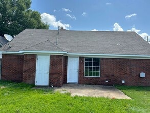 7059 Hampton Dr in Horn Lake, MS - Building Photo - Building Photo