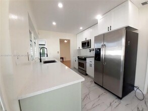 2109 N Park Rd in Hollywood, FL - Building Photo - Building Photo