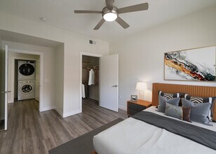 Urbana Rental Flats in San Diego, CA - Foto de edificio - Building Photo
