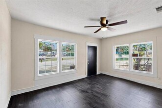308 S Storey St in Dallas, TX - Building Photo - Building Photo