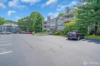 2212 Candlelight Ct in Helmetta, NJ - Building Photo - Building Photo
